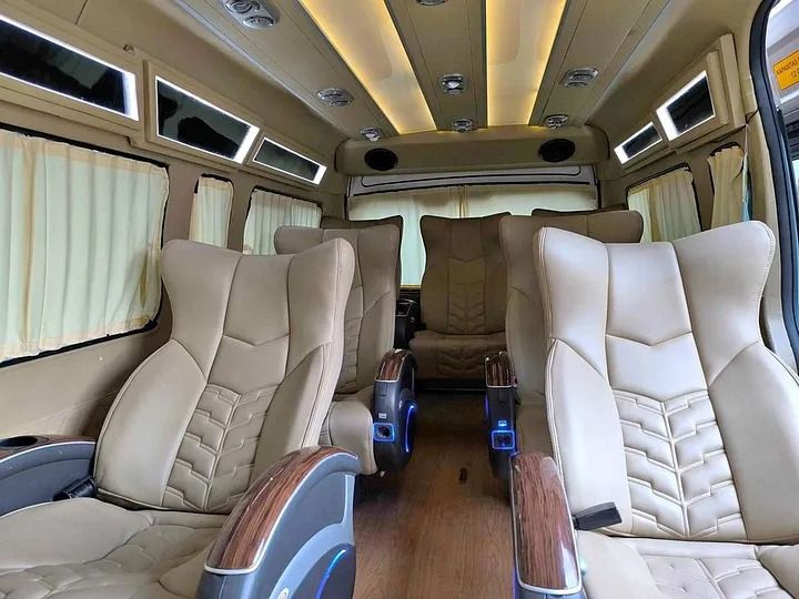 Interior Hiace Luxury